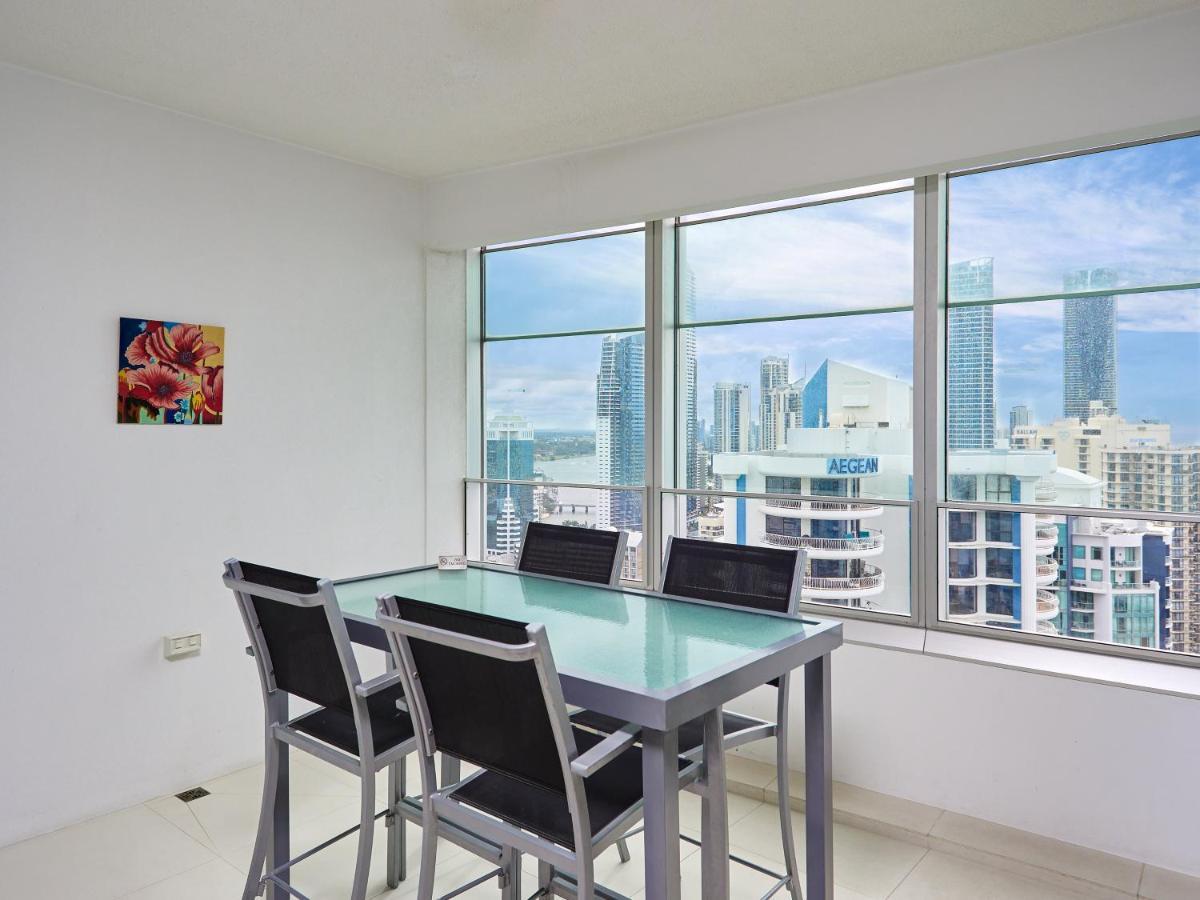 Serain Residences On 9 Hamilton Avenue Gold Coast Exterior photo