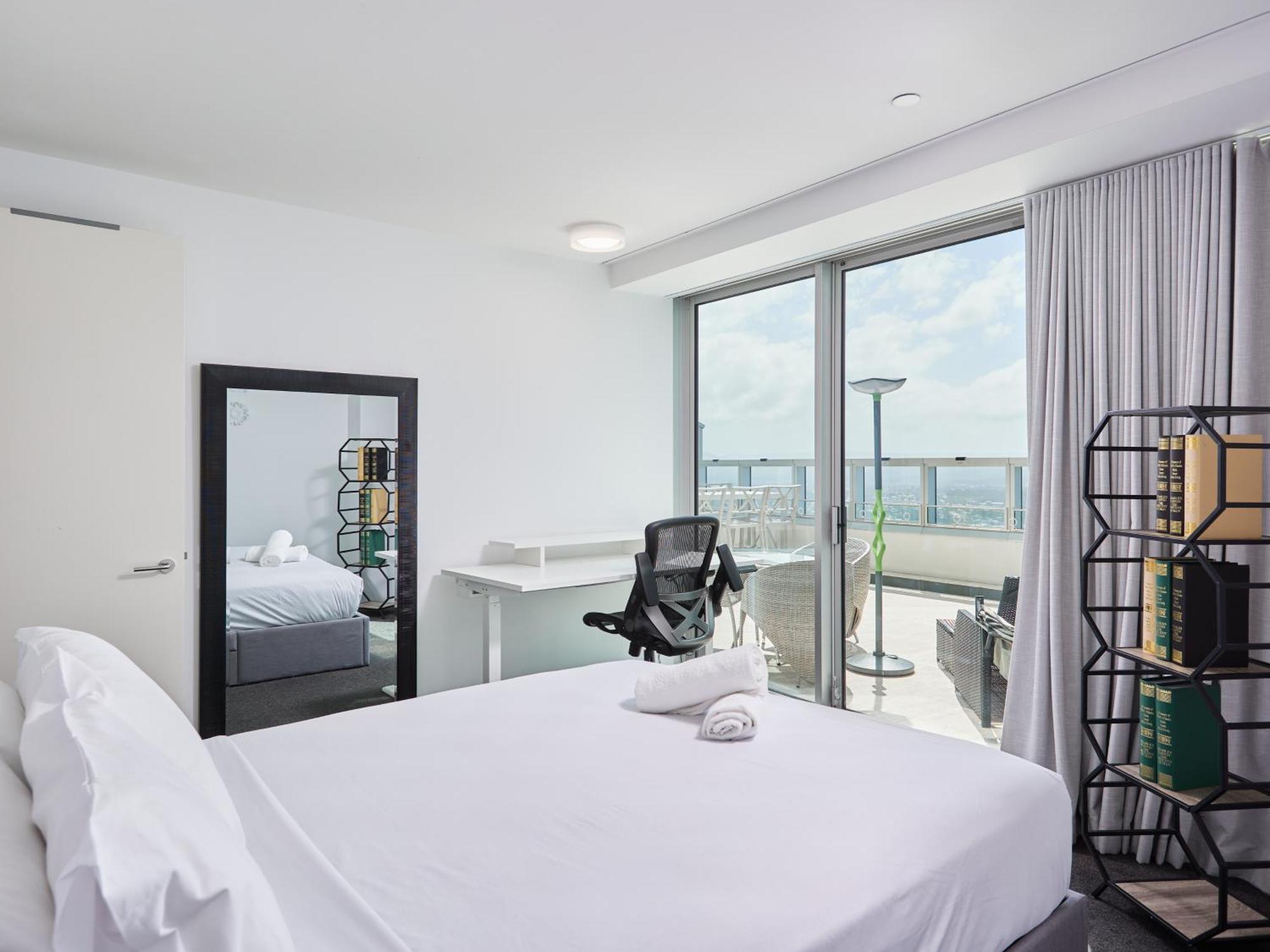 Serain Residences On 9 Hamilton Avenue Gold Coast Exterior photo