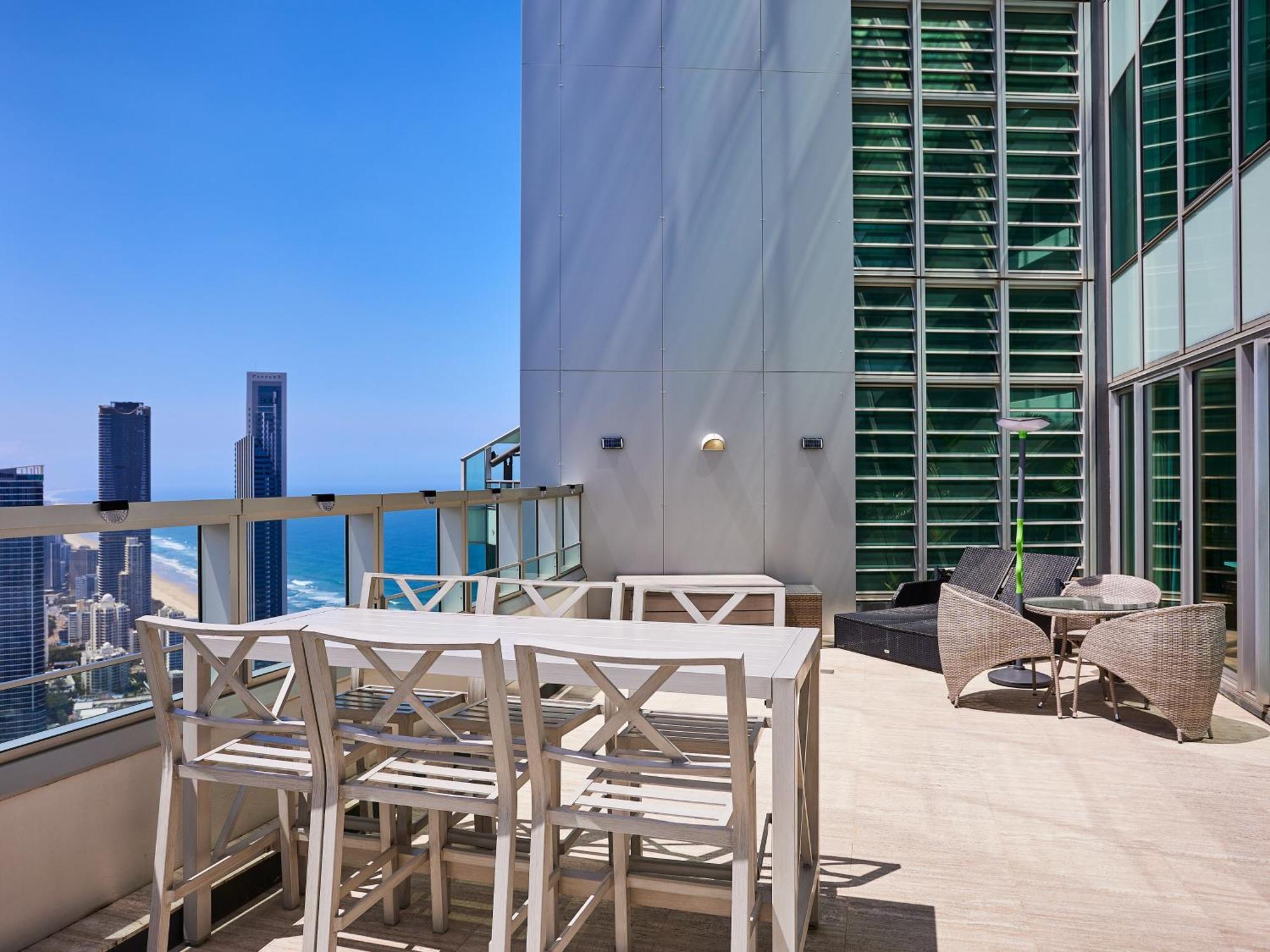 Serain Residences On 9 Hamilton Avenue Gold Coast Exterior photo